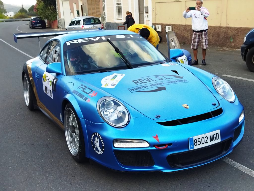 Julio Martínez Pedro Viera empiezan como líderes el Rallye Isla de Gran