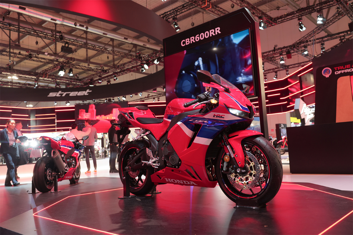 La Nueva Cb Hornet El Regreso De La Cbr Rr Y El Innovador